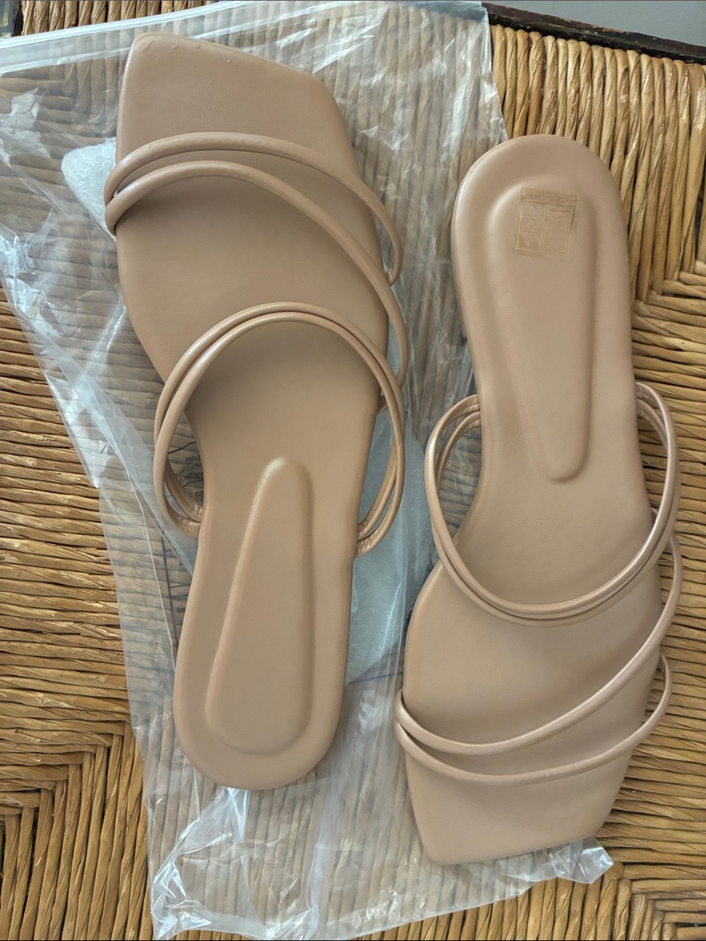 Source Unknown Beige Strappy Square-Toe Slide Sandals